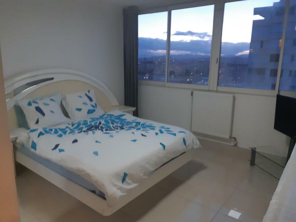 Appartement Laurent Bonnevay Villeurbanne Kültér fotó
